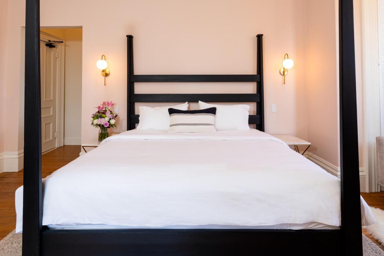 The August House Hotel Windsor Ngoại thất bức ảnh