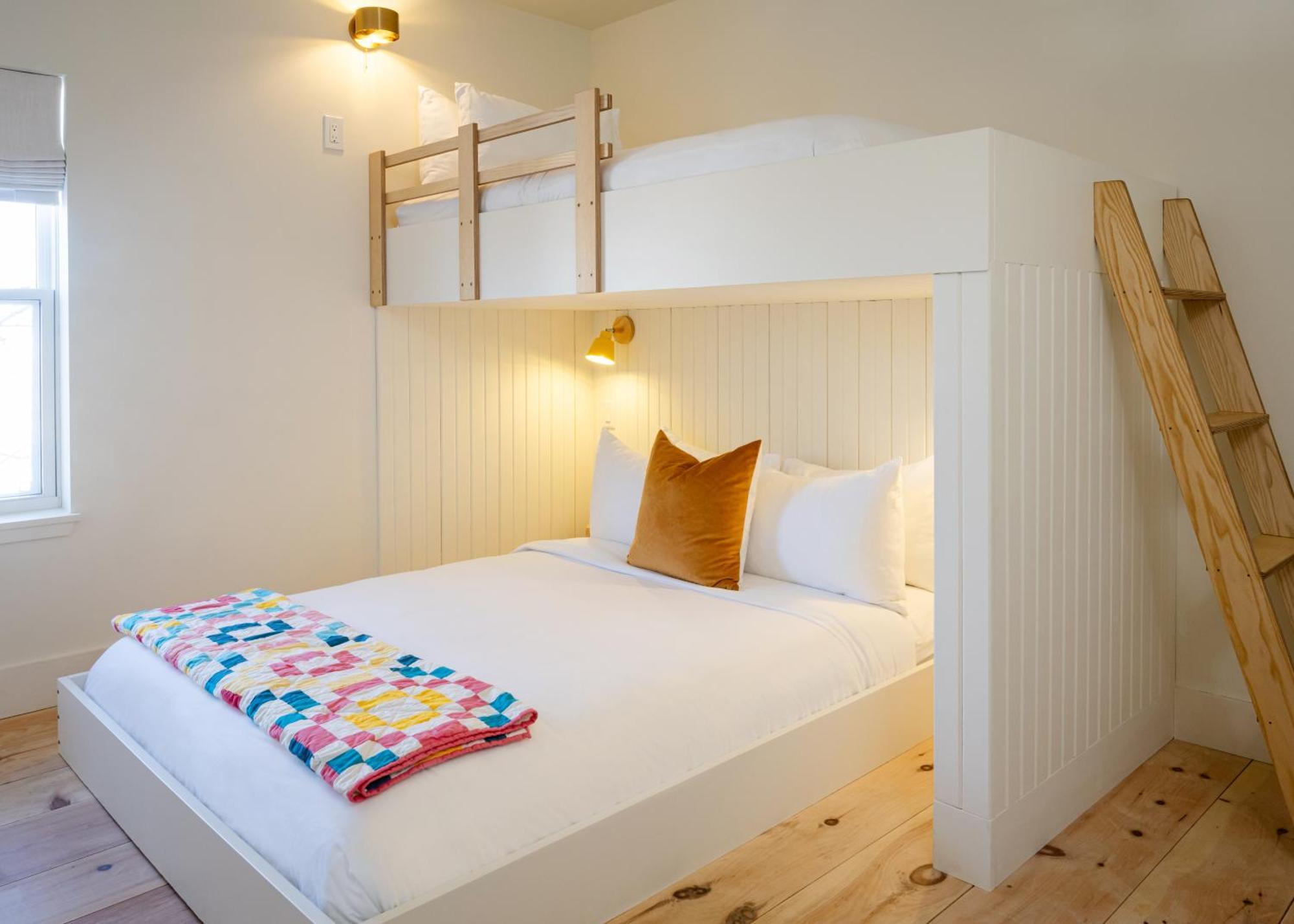 The August House Hotel Windsor Ngoại thất bức ảnh